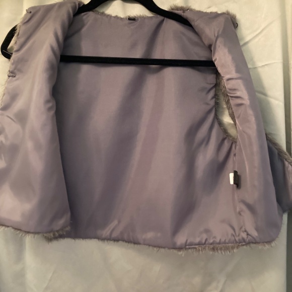 ⚡️🌟HOST PICK🌟 Iman Faux Fur Vest Gray Modacrylic Poly Hook Closure Size XS EUC - Picture 7 of 9